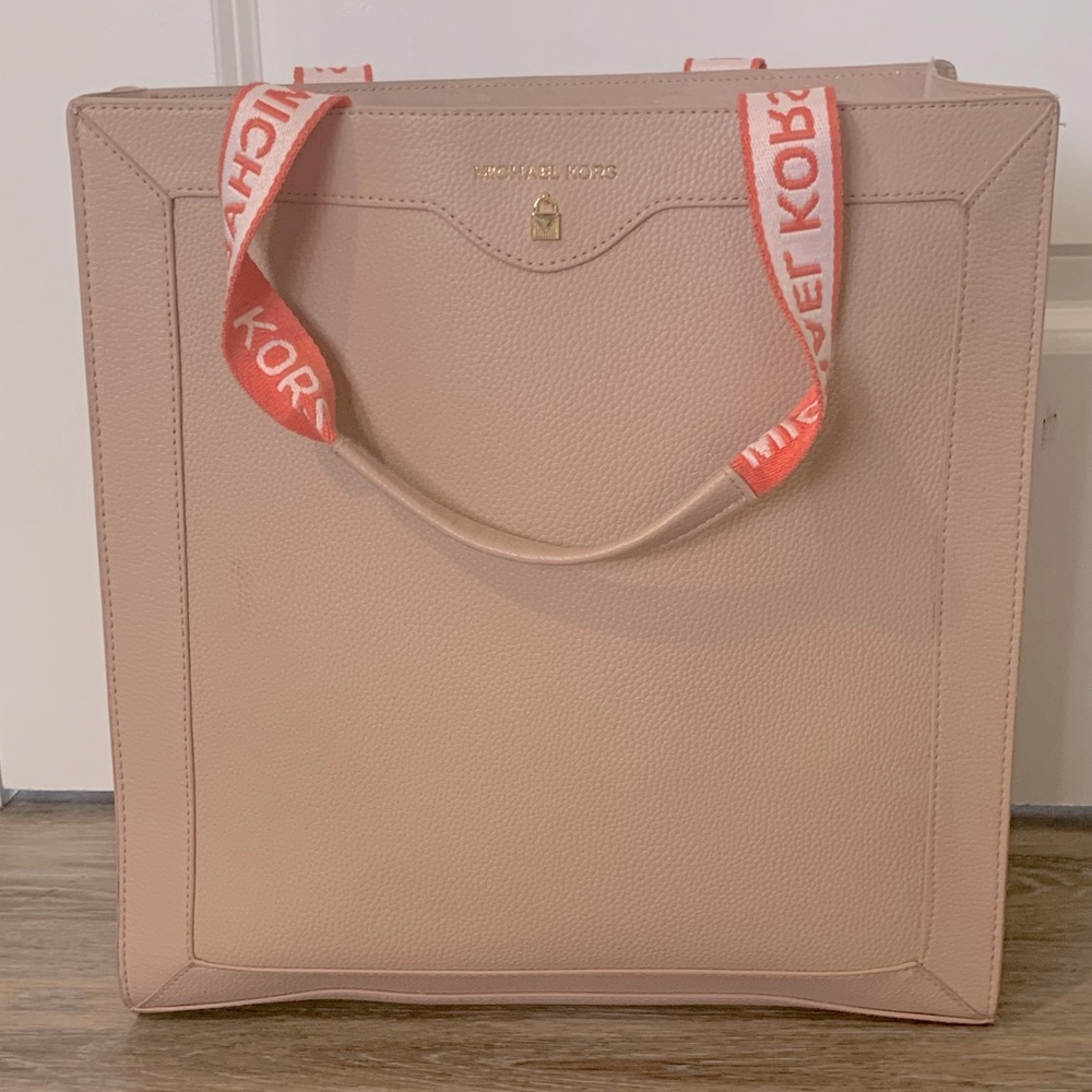 Pink Michael Kors Hand Bag